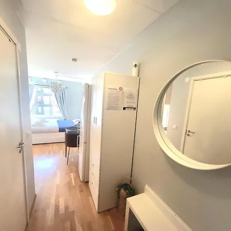 Moon Near The Centre ! Free Parking Available ! Apartment *